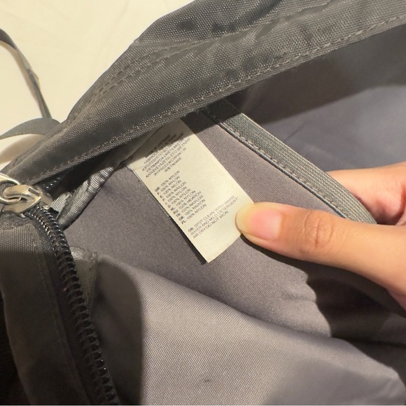 The North Face Recon Red Black Backpack Hiking School College Travel - Picture 4 of 10